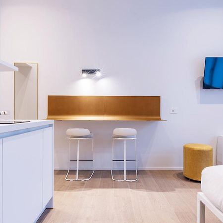 Easyhomes-City Centre Suites Милан Экстерьер фото