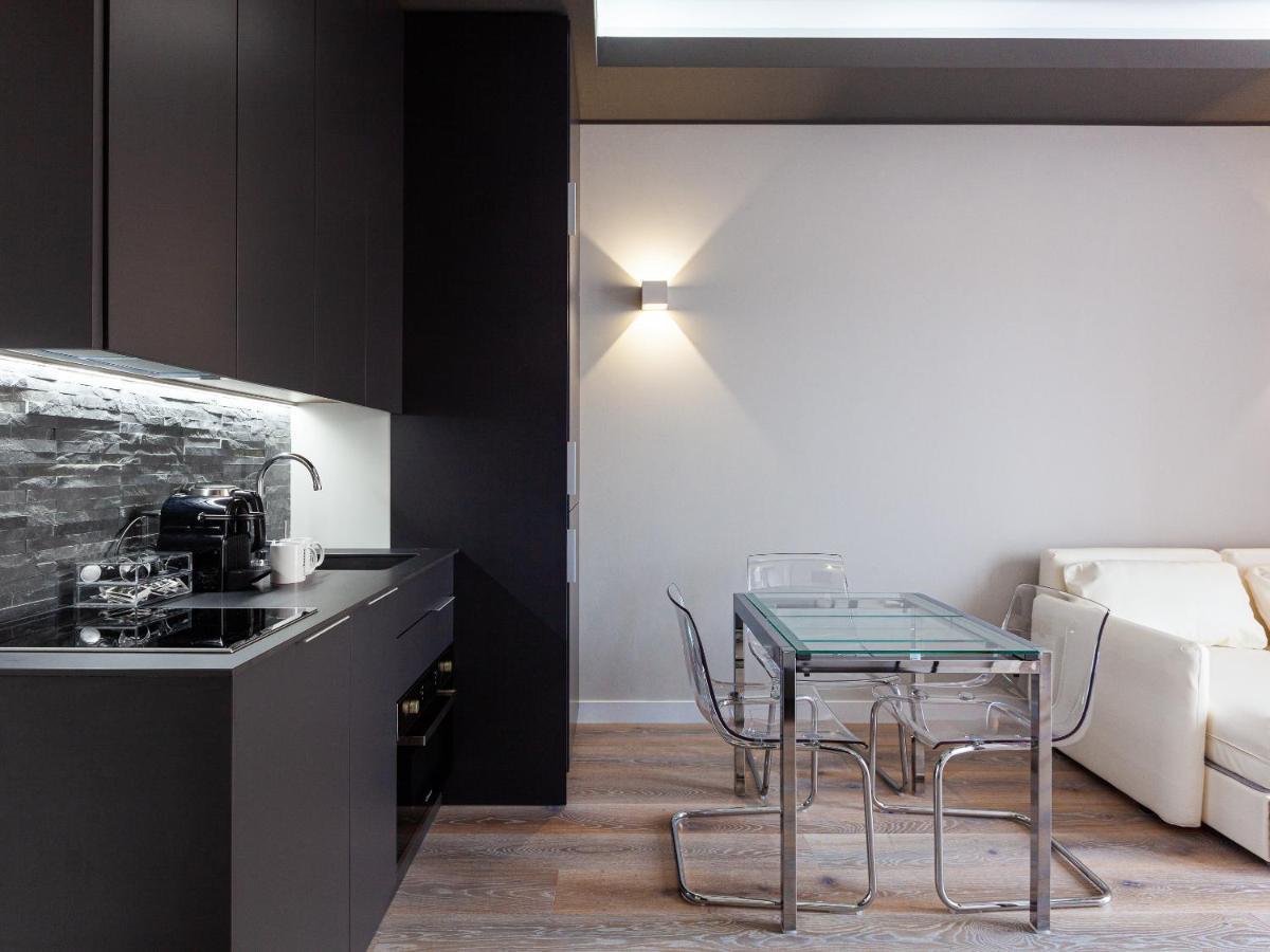 Easyhomes-City Centre Suites Милан Экстерьер фото