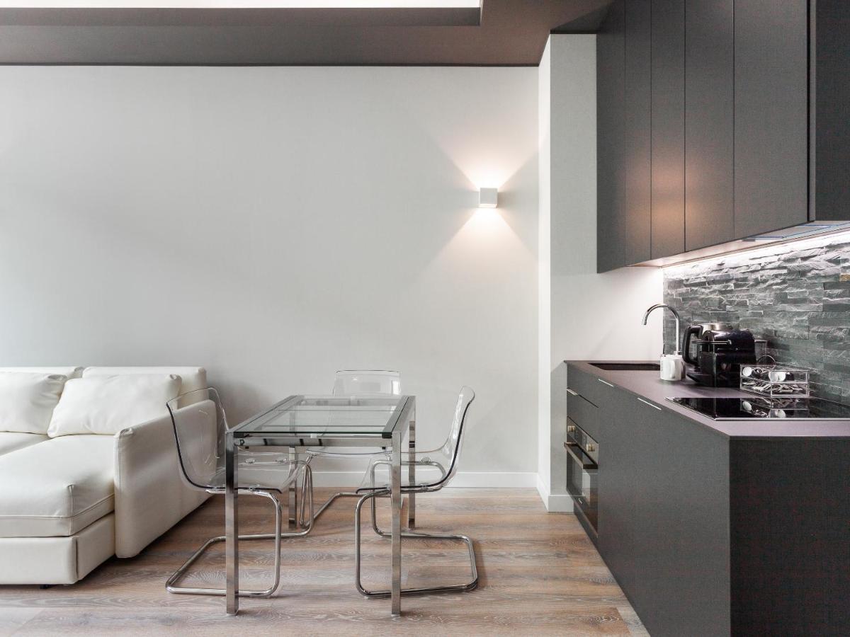 Easyhomes-City Centre Suites Милан Экстерьер фото