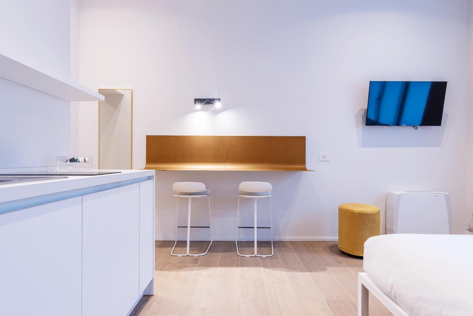 Easyhomes-City Centre Suites Милан Экстерьер фото