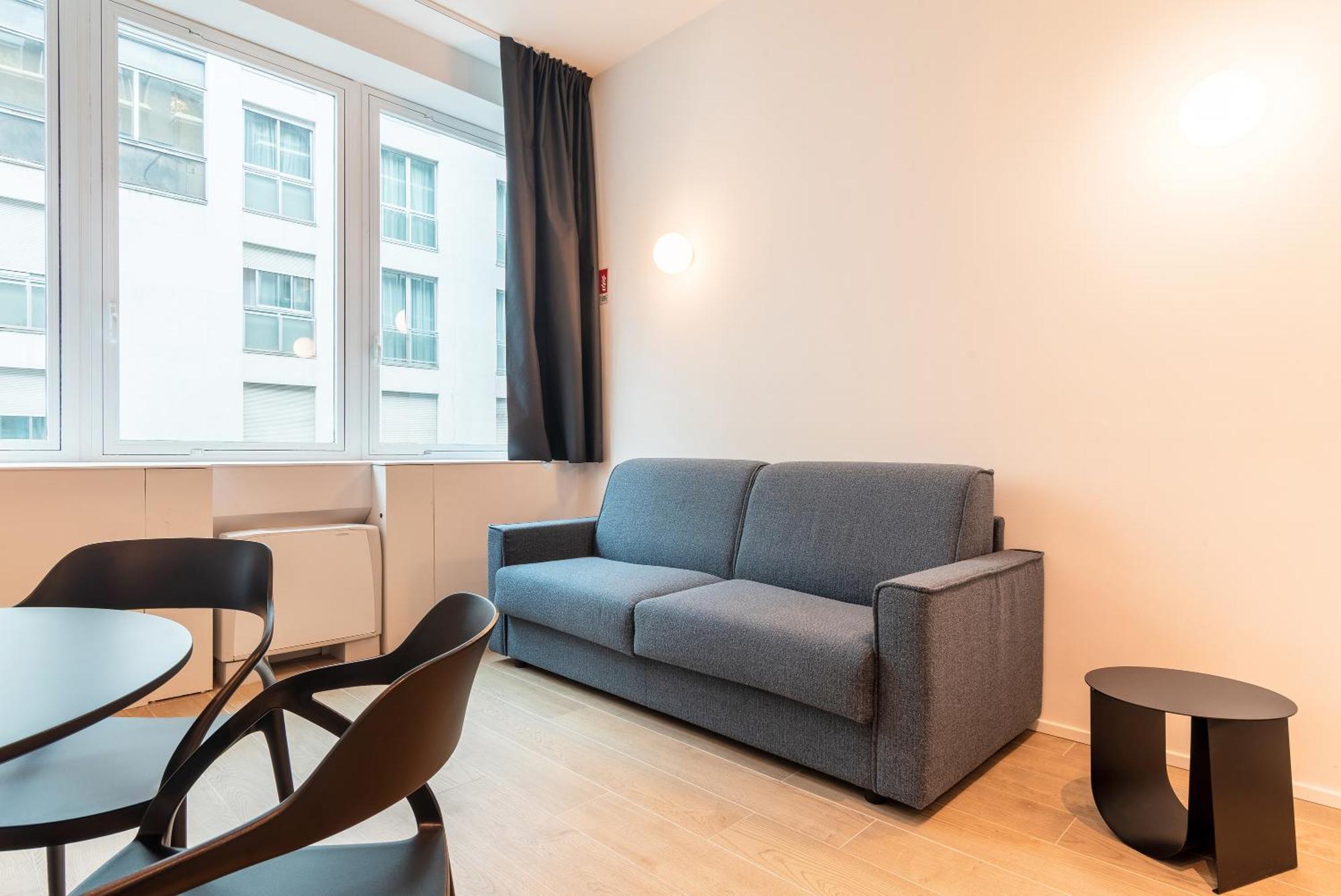 Easyhomes-City Centre Suites Милан Экстерьер фото